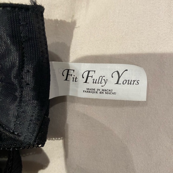 Fit Fully Yours unlined lace bra - Picture 3 of 4